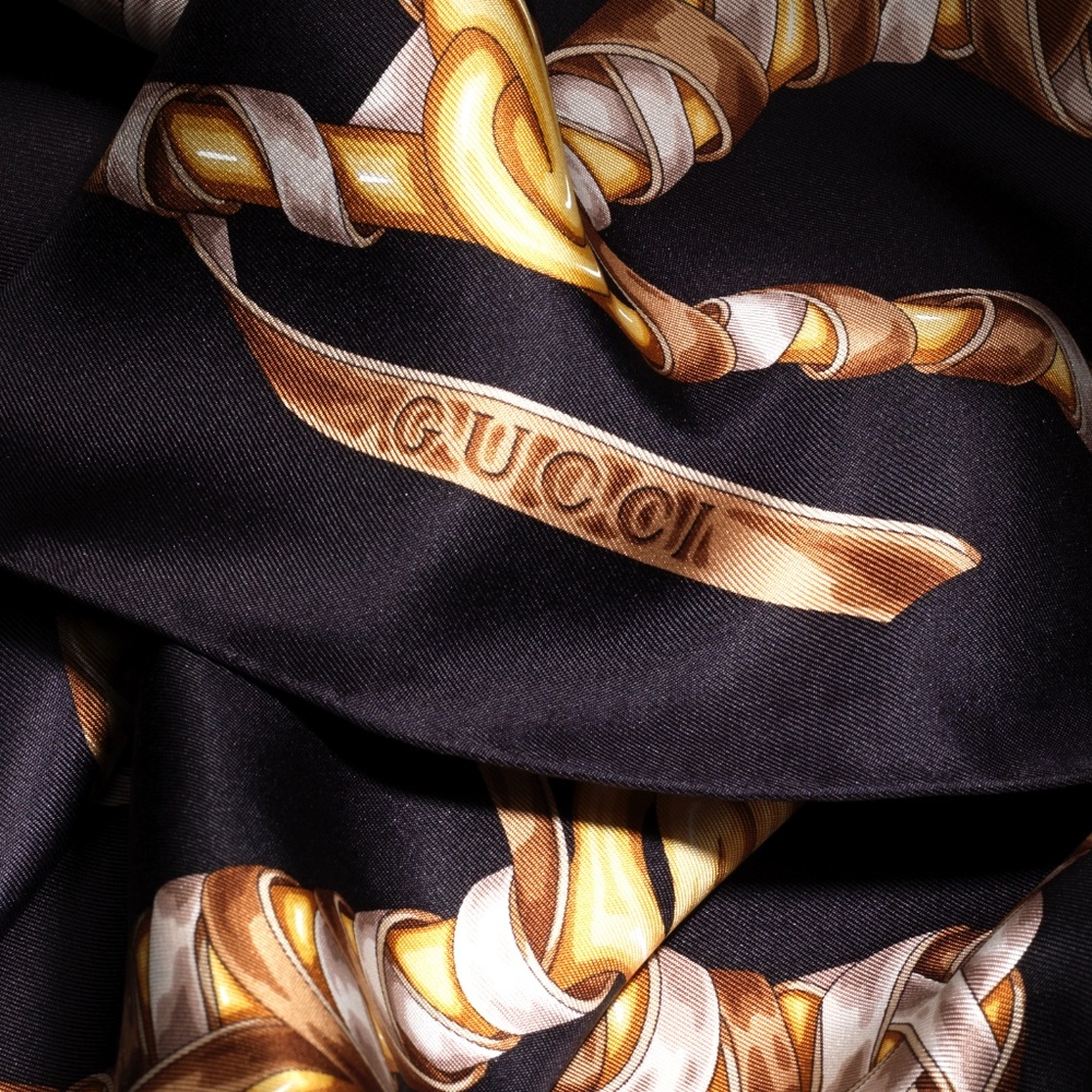 New Gucci Unisex Scarf Iconic Print Black Silk Wrap - Picture 9 of 16